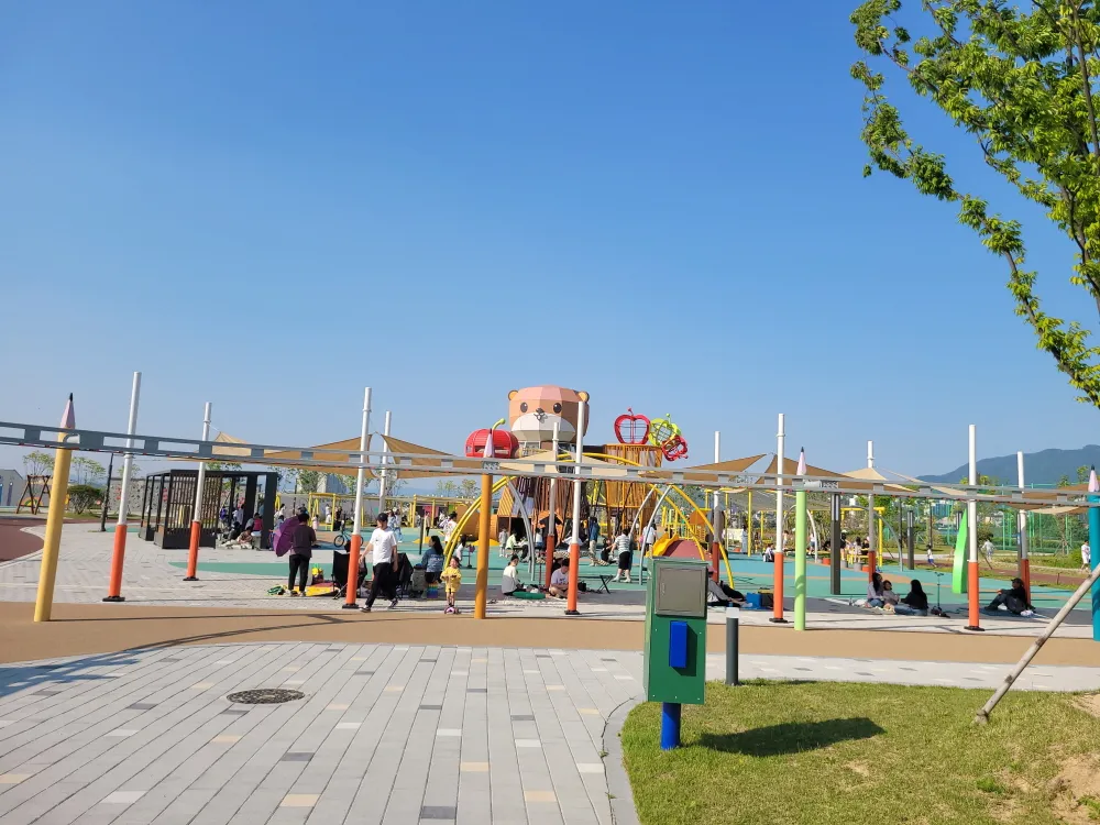 놀이터 풍경